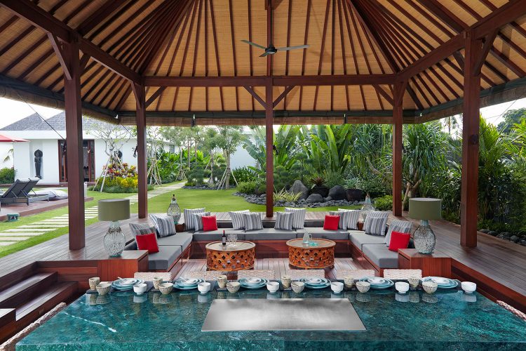 Living Room dan Tepannyaki Dining tempat anda bisa bersantai dan menikmati hidangan yang istimewa dari koki Villa Malaathina, 1. Villa Umah Daun – villa private dengan 5 kamar tidur di Umalas Bali, 2. Villa Malaathina – villa private dengan 7 kamar tidur di Umalas Bali, 3. Menikmati Suasana Pedesaan Bali yang Menentramkan di Villa Arwana, Yuk Mari Bersantai di sini bersama Keluarga anda!, 4. Villa Bali Bali Cottage, Populer di Umalas Bali, 5. Uppala Villa, 6. Villa Adagian, 7. Villa Asia, 8. Grand Akhyati, 9. Villa Mahesa, 10. Villa Ariana, 11. Villa Shakti, 12. Villa Tabatha