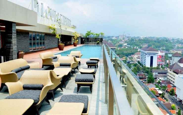 Louis Kienne Hotel Simpang Lima, 1. Simpang Lima Residence, 2. Ibis Semarang Simpang Lima, 3. @Hom Hotel, 4. Amaris Hotel Simpang Lima, 5. Sumi Hotel Simpang Lima, 6. Andelir Convention Hotel, 7. Pandanaran Hotel, 8. Allstay Hotel, 9. Singosari Residence, 10. Damai Residence – Heritage Hotel, 11. Permata Guest House, 12. Just Inn, 13. Quest Hotel Semarang, 14. Hotel Ciputra Semarang, 15. Louis Kienne Hotel Simpang Lima, 16. Hotel Santika Premiere Semarang, 17. Holiday Inn Express Semarang Simpang Lima