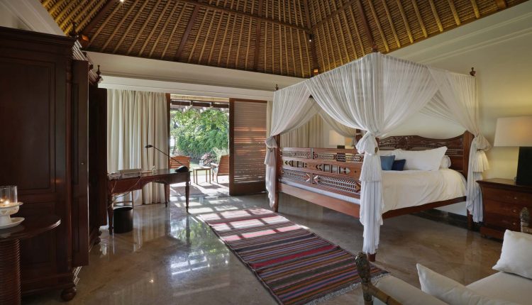 Master Beach Bedroom, 1. Villa Jamalu  – villa 4 kamar tidur di atas tebing dengan pemandangan laut di Jimbaran Bali, 2. Villa Hanani – villa di pinggir pantai dengan 2 kamar tidur di Jimbaran Bali, 3. Villa Adenium, 4. Villa Aiko, 5. Temple Hill Residence Villa (Mulai Rp 1,67 Juta Per Malam), 6. Kayumanis Jimbaran Private Villas &amp; Spa, 7. Villa Blue Horizon Bali Rp 1.755.160, 8. Vandana Villa Jimbaran, 9. Villa Bali Blue  8 Orang 2.770.750, 10. Villa Camellia, 11. Villa AYANA Resort (mulai IDR 4.933.698), 12. Jimbaran Balangan Beach Front Villa Nakar (mulai IDR 2.104.286), 13. Villa Rama Shinta Jimbaran (mulai IDR 1.492.906), 14. Villa Aum (mulai IDR 12.000.119), 15. Villa Bening (mulai IDR 2.402.867)