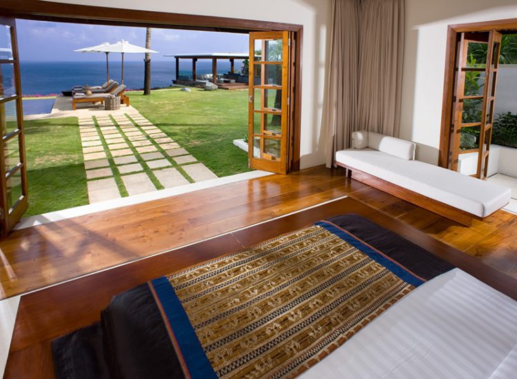 Northwest ocean suite dengan pemandangan laut biru, 1. Villa The Pala Pandawa – villa atas tebing pemandangan laut dengan 6 kamar tidur di Uluwatu Bali, 2. Villa Bayuh Sabbha – villa atas tebing pemandangan laut dengan 5 kamar tidur di Uluwatu Bali, 3. Villa Marie – villa atas tebing pemandangan laut dengan 6 kamar tidur di Uluwatu Bali, 4. Villa Suluban Cliff – villa atas tebing pemandangan laut dengan 6 kamar tidur di Uluwatu Bali, 5. Villa Istana – villa atas tebing dengan 5 kamar tidur di Uluwatu Bali, 6. Villa The Luxe Bali – villa atas tebing pemandangan laut dengan 3 kamar tidur di Uluwatu Bali, 7. Villa Pandawa, 8. Vivo Villas, 9. Shiva Villas, 10. The Wyn Villa, 11. Hillstone, 12. Uma Bingin, 13. Mahi-Mahi Villa, 14. Hideaway Residence, 15. Airis Luxury, 16. Bahagia Villas, 17. Amertha Colibri