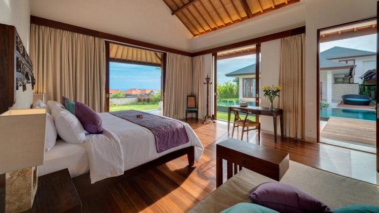 Room Villa Marie via Villa Bali, 1. Villa The Pala Pandawa – villa atas tebing pemandangan laut dengan 6 kamar tidur di Uluwatu Bali, 2. Villa Bayuh Sabbha – villa atas tebing pemandangan laut dengan 5 kamar tidur di Uluwatu Bali, 3. Villa Marie – villa atas tebing pemandangan laut dengan 6 kamar tidur di Uluwatu Bali, 4. Villa Suluban Cliff – villa atas tebing pemandangan laut dengan 6 kamar tidur di Uluwatu Bali, 5. Villa Istana – villa atas tebing dengan 5 kamar tidur di Uluwatu Bali, 6. Villa The Luxe Bali – villa atas tebing pemandangan laut dengan 3 kamar tidur di Uluwatu Bali, 7. Villa Pandawa, 8. Vivo Villas, 9. Shiva Villas, 10. The Wyn Villa, 11. Hillstone, 12. Uma Bingin, 13. Mahi-Mahi Villa, 14. Hideaway Residence, 15. Airis Luxury, 16. Bahagia Villas, 17. Amertha Colibri