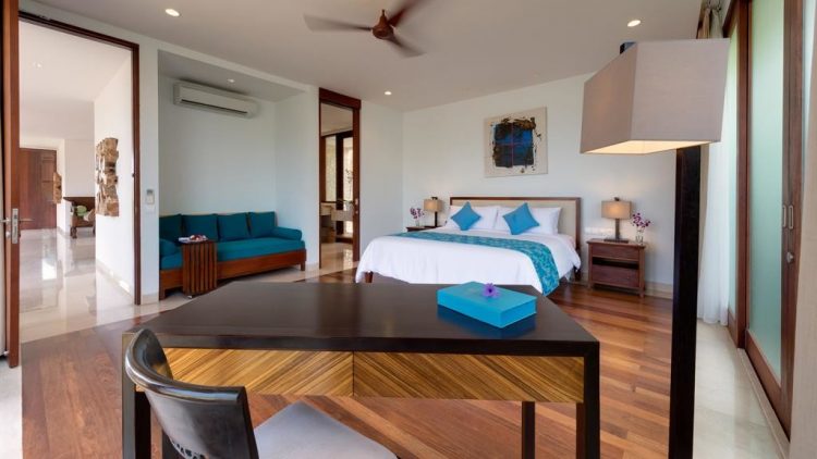 Room Villa Marie via Villa Bali, 1. Villa The Pala Pandawa – villa atas tebing pemandangan laut dengan 6 kamar tidur di Uluwatu Bali, 2. Villa Bayuh Sabbha – villa atas tebing pemandangan laut dengan 5 kamar tidur di Uluwatu Bali, 3. Villa Marie – villa atas tebing pemandangan laut dengan 6 kamar tidur di Uluwatu Bali, 4. Villa Suluban Cliff – villa atas tebing pemandangan laut dengan 6 kamar tidur di Uluwatu Bali, 5. Villa Istana – villa atas tebing dengan 5 kamar tidur di Uluwatu Bali, 6. Villa The Luxe Bali – villa atas tebing pemandangan laut dengan 3 kamar tidur di Uluwatu Bali, 7. Villa Pandawa, 8. Vivo Villas, 9. Shiva Villas, 10. The Wyn Villa, 11. Hillstone, 12. Uma Bingin, 13. Mahi-Mahi Villa, 14. Hideaway Residence, 15. Airis Luxury, 16. Bahagia Villas, 17. Amertha Colibri