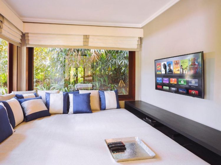 Ruang Hiburan dan Multimedia The Arsana Estate via Booking, 1. The Arsana Estate – villa private dengan 5 kamar tidur di Tanah Lot Bali, 2. Villa Maridadi – villa atas tebing pemandangan laut dengan 11 kamar tidur di Nusa Dua Bali, 3. Villa Belong Dua, Bergaya Arsitektur Bali di Desa Nelayan Seseh Bali, 4. Villa Sophia, 5. Villa 58 Tanah Lot, 6. Private Villa Retreat UTOPIA, 7. The Kryamaha Villas, 8. Villa Puspa, 9. Urban Villa – Joshua District, 10. Villa Vedas, 11. Silversand Villa