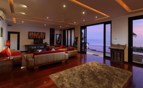 Ruang Tamu THE ASMARA, Salah Satu Taman Terindah di Bali, Nusa Dua, Nusa Dua Tempat Water Sport, Bersantai dan Mandi di Pantai Pasir Putih, Fasilitas, Kenapa Saya Harus Menyewa Villa Ini?, The Asmara Villa…menawarkan pemandangan pantai dengan suasana yang romantis, Villa OMG Gallery – The Asmara Nusa Dua, Villa O-WOW Gallery, Fasilitas vila yang memukau, Staff terbaik dengan pelayanan prima, Reservasi, Penawaran khusus, The ASMARA Heavenly Residence Rate