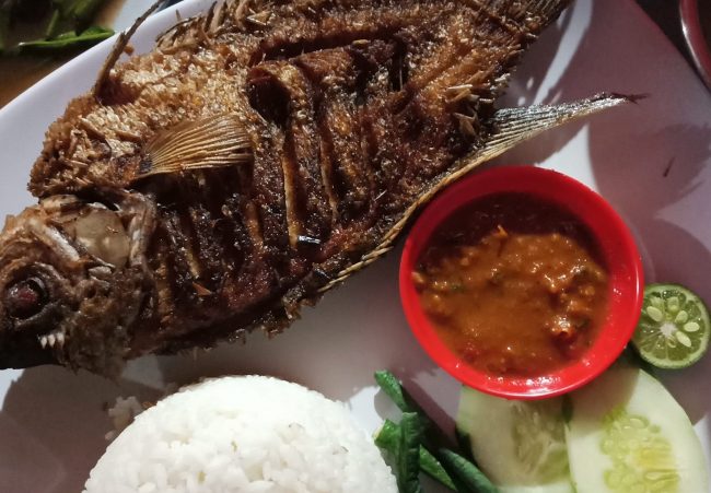 SKA Dapur Laut via Pergikuliner, 1. Chingu Cafe, 2. Pino Pizza (Tutup Permanen), 3. Nasi Goreng Mafia, 4. Waroeng Setiabudhi, 5. Batagor Darto, 6. Kafe Burangrang, 7. Maeta Coffee, 8. Bakso Istigfar, 9. Bebek Goreng Haji Slamet, 10. Dapur Dahapati, 11. Sapu Lidi Resto and Cafe, 12. Cafe d’Pakar, 13. Kafe Lawangwangi, 14. Rumah Sosis, 15. Mie Kocok Mang Dadeng, 17. Braga Citywalk, 20. Warung Prasmanan Ceu Mar, 27. Suis Butcher, 29. Makan di Kapal Pinisi Danau Situ Patenggang, 35. Nasi Bancakan Mang Barna dan Bi Oom, 36. Rumah Makan Ampera, 37. Mie Ramen, 38. Paskal Food Market, 39. The Valley Bistro and Cafe, 40. Warung Salse, 41. Congo Cafe And Gallery, 42. Natural Resto dan Strawberry Land, 43. Kampung Daun, 44. Roemah Nenek Resto Cafe, 45. Atmosphere Resort Cafe , 46. Raja Rasa, 47. Cie Rasa Loom Buah Batu