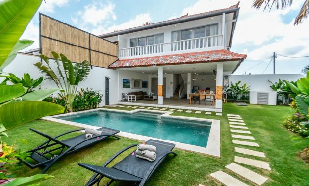 Shiva Villas via Booking, 1. Villa The Pala Pandawa – villa atas tebing pemandangan laut dengan 6 kamar tidur di Uluwatu Bali, 2. Villa Bayuh Sabbha – villa atas tebing pemandangan laut dengan 5 kamar tidur di Uluwatu Bali, 3. Villa Marie – villa atas tebing pemandangan laut dengan 6 kamar tidur di Uluwatu Bali, 4. Villa Suluban Cliff – villa atas tebing pemandangan laut dengan 6 kamar tidur di Uluwatu Bali, 5. Villa Istana – villa atas tebing dengan 5 kamar tidur di Uluwatu Bali, 6. Villa The Luxe Bali – villa atas tebing pemandangan laut dengan 3 kamar tidur di Uluwatu Bali, 7. Villa Pandawa, 8. Vivo Villas, 9. Shiva Villas, 10. The Wyn Villa, 11. Hillstone, 12. Uma Bingin, 13. Mahi-Mahi Villa, 14. Hideaway Residence, 15. Airis Luxury, 16. Bahagia Villas, 17. Amertha Colibri