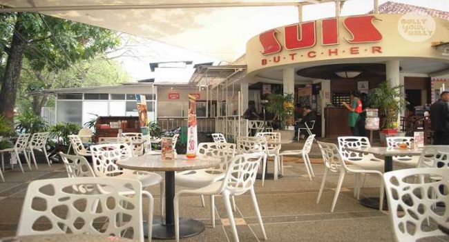 Suis Butcher, 1. Chingu Cafe, 2. Pino Pizza (Tutup Permanen), 3. Nasi Goreng Mafia, 4. Waroeng Setiabudhi, 5. Batagor Darto, 6. Kafe Burangrang, 7. Maeta Coffee, 8. Bakso Istigfar, 9. Bebek Goreng Haji Slamet, 10. Dapur Dahapati, 11. Sapu Lidi Resto and Cafe, 12. Cafe d’Pakar, 13. Kafe Lawangwangi, 14. Rumah Sosis, 15. Mie Kocok Mang Dadeng, 17. Braga Citywalk, 20. Warung Prasmanan Ceu Mar, 27. Suis Butcher, 29. Makan di Kapal Pinisi Danau Situ Patenggang, 35. Nasi Bancakan Mang Barna dan Bi Oom, 36. Rumah Makan Ampera, 37. Mie Ramen, 38. Paskal Food Market, 39. The Valley Bistro and Cafe, 40. Warung Salse, 41. Congo Cafe And Gallery, 42. Natural Resto dan Strawberry Land, 43. Kampung Daun, 44. Roemah Nenek Resto Cafe, 45. Atmosphere Resort Cafe , 46. Raja Rasa, 47. Cie Rasa Loom Buah Batu