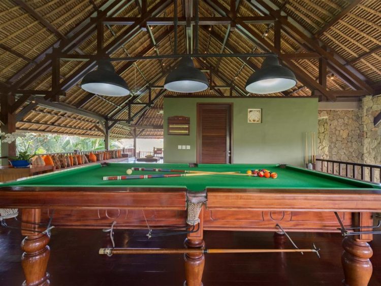 Villa Asta juga dilengkapi dengan arena bermain salah satunya adalah Meja Billiard