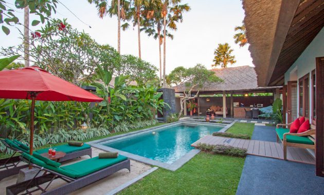 Villa Ariana via Villadibali, 1. Villa Umah Daun – villa private dengan 5 kamar tidur di Umalas Bali, 2. Villa Malaathina – villa private dengan 7 kamar tidur di Umalas Bali, 3. Menikmati Suasana Pedesaan Bali yang Menentramkan di Villa Arwana, Yuk Mari Bersantai di sini bersama Keluarga anda!, 4. Villa Bali Bali Cottage, Populer di Umalas Bali, 5. Uppala Villa, 6. Villa Adagian, 7. Villa Asia, 8. Grand Akhyati, 9. Villa Mahesa, 10. Villa Ariana, 11. Villa Shakti, 12. Villa Tabatha