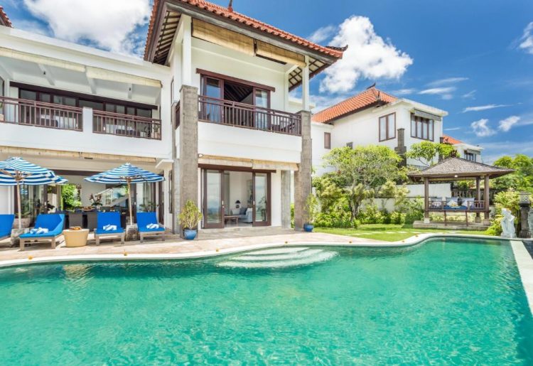 Villa Bali Blue, 1. Villa Jamalu  – villa 4 kamar tidur di atas tebing dengan pemandangan laut di Jimbaran Bali, 2. Villa Hanani – villa di pinggir pantai dengan 2 kamar tidur di Jimbaran Bali, 3. Villa Adenium, 4. Villa Aiko, 5. Temple Hill Residence Villa (Mulai Rp 1,67 Juta Per Malam), 6. Kayumanis Jimbaran Private Villas &amp; Spa, 7. Villa Blue Horizon Bali Rp 1.755.160, 8. Vandana Villa Jimbaran, 9. Villa Bali Blue  8 Orang 2.770.750, 10. Villa Camellia, 11. Villa AYANA Resort (mulai IDR 4.933.698), 12. Jimbaran Balangan Beach Front Villa Nakar (mulai IDR 2.104.286), 13. Villa Rama Shinta Jimbaran (mulai IDR 1.492.906), 14. Villa Aum (mulai IDR 12.000.119), 15. Villa Bening (mulai IDR 2.402.867)