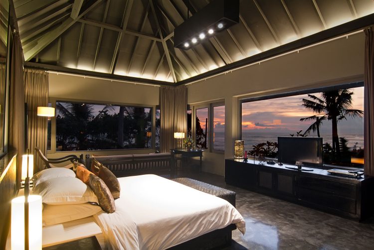 Villa Hitam Mempesona, 1. Villa Ombak Laut – villa pinggir pantai dengan 6 kamar tidur di Canggu Bali, 2. Villa Mana – villa pemandangan sawah dengan 5 kamar tidur di Canggu Bali, 3. Villa Mako – villa private dengan 3 kamar tidur di Canggu Bali, 4. Villa Mahatma House, Villa 5 kamar tidur di Pinggir Pantai  Canggu Bali, 5. Villa Levi – villa pinggir sungai dengan 5 kamar tidur di Canggu Bali, 6. Villa Kudus – villa private dengan 5 kamar tidur di Canggu Bali, 7. Villa Kalyani – villa private 5 kamar tidur di Canggu Bali, 8. Villa Pangi Gita – villa private dengan 3 kamar tidur di Canggu Bali, 9. Villa Asmara, 10. Asatu Villa, 11. The Bali Dream, 12. Villa Sahaja, 14. Aswattha Villa, 15. The Tamantis, 16. Villa Senara, 17. Aksata Villas, 18. The Canggu Boutique, 19. Regali Villa, 20. The Loft Villas