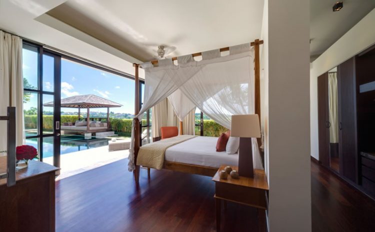 Villa Jamalu Downstair Master Bedroom, 1. Villa Jamalu  – villa 4 kamar tidur di atas tebing dengan pemandangan laut di Jimbaran Bali, 2. Villa Hanani – villa di pinggir pantai dengan 2 kamar tidur di Jimbaran Bali, 3. Villa Adenium, 4. Villa Aiko, 5. Temple Hill Residence Villa (Mulai Rp 1,67 Juta Per Malam), 6. Kayumanis Jimbaran Private Villas &amp; Spa, 7. Villa Blue Horizon Bali Rp 1.755.160, 8. Vandana Villa Jimbaran, 9. Villa Bali Blue  8 Orang 2.770.750, 10. Villa Camellia, 11. Villa AYANA Resort (mulai IDR 4.933.698), 12. Jimbaran Balangan Beach Front Villa Nakar (mulai IDR 2.104.286), 13. Villa Rama Shinta Jimbaran (mulai IDR 1.492.906), 14. Villa Aum (mulai IDR 12.000.119), 15. Villa Bening (mulai IDR 2.402.867)