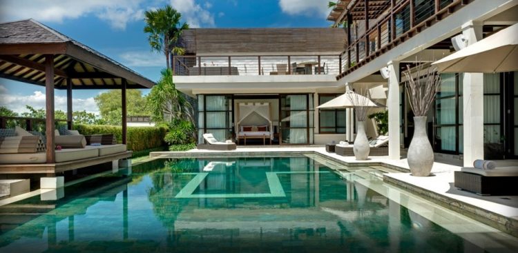Villa Jamalu, 1. Villa Jamalu  – villa 4 kamar tidur di atas tebing dengan pemandangan laut di Jimbaran Bali, 2. Villa Hanani – villa di pinggir pantai dengan 2 kamar tidur di Jimbaran Bali, 3. Villa Adenium, 4. Villa Aiko, 5. Temple Hill Residence Villa (Mulai Rp 1,67 Juta Per Malam), 6. Kayumanis Jimbaran Private Villas &amp; Spa, 7. Villa Blue Horizon Bali Rp 1.755.160, 8. Vandana Villa Jimbaran, 9. Villa Bali Blue  8 Orang 2.770.750, 10. Villa Camellia, 11. Villa AYANA Resort (mulai IDR 4.933.698), 12. Jimbaran Balangan Beach Front Villa Nakar (mulai IDR 2.104.286), 13. Villa Rama Shinta Jimbaran (mulai IDR 1.492.906), 14. Villa Aum (mulai IDR 12.000.119), 15. Villa Bening (mulai IDR 2.402.867)