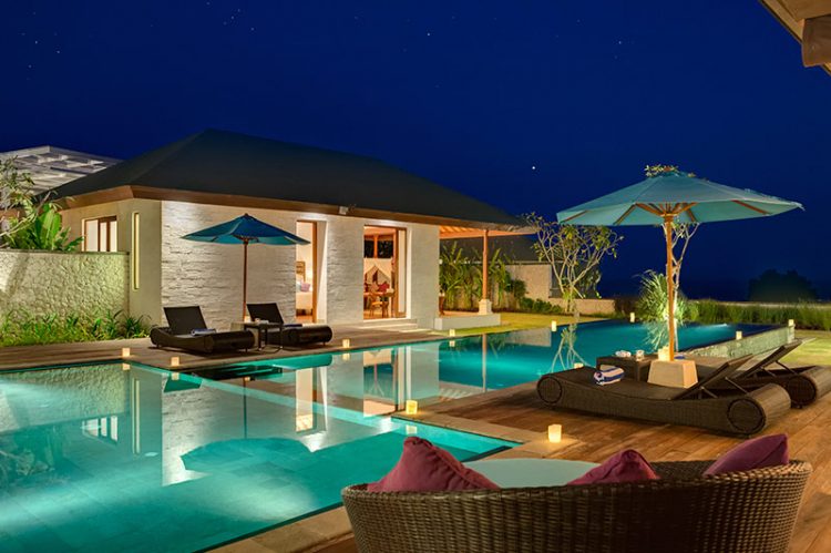 Villa Marie via Villabaliluxury, 1. Villa The Pala Pandawa – villa atas tebing pemandangan laut dengan 6 kamar tidur di Uluwatu Bali, 2. Villa Bayuh Sabbha – villa atas tebing pemandangan laut dengan 5 kamar tidur di Uluwatu Bali, 3. Villa Marie – villa atas tebing pemandangan laut dengan 6 kamar tidur di Uluwatu Bali, 4. Villa Suluban Cliff – villa atas tebing pemandangan laut dengan 6 kamar tidur di Uluwatu Bali, 5. Villa Istana – villa atas tebing dengan 5 kamar tidur di Uluwatu Bali, 6. Villa The Luxe Bali – villa atas tebing pemandangan laut dengan 3 kamar tidur di Uluwatu Bali, 7. Villa Pandawa, 8. Vivo Villas, 9. Shiva Villas, 10. The Wyn Villa, 11. Hillstone, 12. Uma Bingin, 13. Mahi-Mahi Villa, 14. Hideaway Residence, 15. Airis Luxury, 16. Bahagia Villas, 17. Amertha Colibri