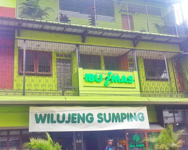 Warung Bu Imas via Pergikuliner, 1. Chingu Cafe, 2. Pino Pizza (Tutup Permanen), 3. Nasi Goreng Mafia, 4. Waroeng Setiabudhi, 5. Batagor Darto, 6. Kafe Burangrang, 7. Maeta Coffee, 8. Bakso Istigfar, 9. Bebek Goreng Haji Slamet, 10. Dapur Dahapati, 11. Sapu Lidi Resto and Cafe, 12. Cafe d’Pakar, 13. Kafe Lawangwangi, 14. Rumah Sosis, 15. Mie Kocok Mang Dadeng, 17. Braga Citywalk, 20. Warung Prasmanan Ceu Mar, 27. Suis Butcher, 29. Makan di Kapal Pinisi Danau Situ Patenggang, 35. Nasi Bancakan Mang Barna dan Bi Oom, 36. Rumah Makan Ampera, 37. Mie Ramen, 38. Paskal Food Market, 39. The Valley Bistro and Cafe, 40. Warung Salse, 41. Congo Cafe And Gallery, 42. Natural Resto dan Strawberry Land, 43. Kampung Daun, 44. Roemah Nenek Resto Cafe, 45. Atmosphere Resort Cafe , 46. Raja Rasa, 47. Cie Rasa Loom Buah Batu