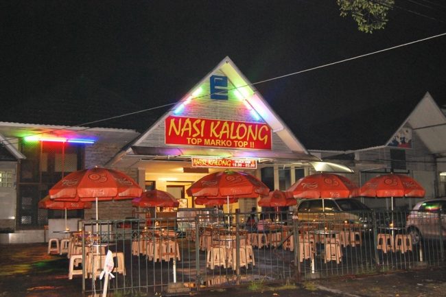 Warung Nasi Kalong, 1. Chingu Cafe, 2. Pino Pizza (Tutup Permanen), 3. Nasi Goreng Mafia, 4. Waroeng Setiabudhi, 5. Batagor Darto, 6. Kafe Burangrang, 7. Maeta Coffee, 8. Bakso Istigfar, 9. Bebek Goreng Haji Slamet, 10. Dapur Dahapati, 11. Sapu Lidi Resto and Cafe, 12. Cafe d’Pakar, 13. Kafe Lawangwangi, 14. Rumah Sosis, 15. Mie Kocok Mang Dadeng, 17. Braga Citywalk, 20. Warung Prasmanan Ceu Mar, 27. Suis Butcher, 29. Makan di Kapal Pinisi Danau Situ Patenggang, 35. Nasi Bancakan Mang Barna dan Bi Oom, 36. Rumah Makan Ampera, 37. Mie Ramen, 38. Paskal Food Market, 39. The Valley Bistro and Cafe, 40. Warung Salse, 41. Congo Cafe And Gallery, 42. Natural Resto dan Strawberry Land, 43. Kampung Daun, 44. Roemah Nenek Resto Cafe, 45. Atmosphere Resort Cafe , 46. Raja Rasa, 47. Cie Rasa Loom Buah Batu