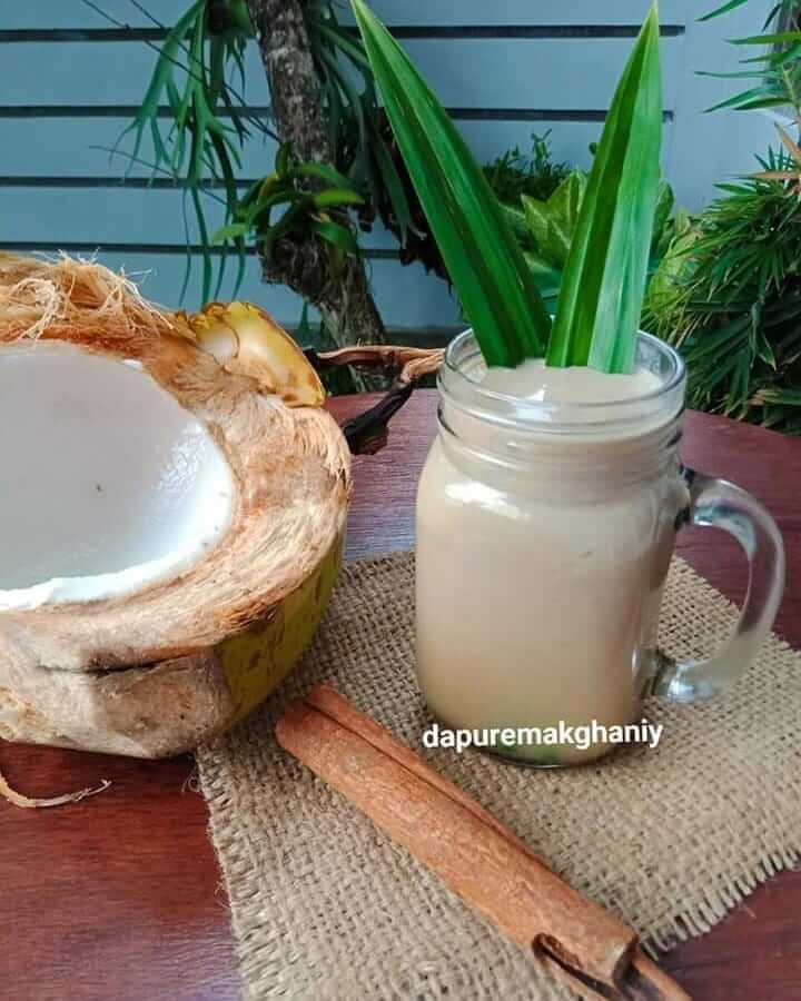 Bajigur via IG @dapuremakghaniy, 1. Asinan Bogor, 2. Toge Goreng, 3. Laksa Bogor, 4. Es Pala, 5. Doclang Khas Bogor, 6. Cungkring, 7. Bapatong, 8. Asinan Jagung Bakar, 9. Soto Mie Bogor, 10. Pepes Sagu, 11. Kue Bolu Lapis Bogor, 12. Makaroni Panggang (MP), 13. Pia Apple-Pie Bogor, 14. Kacang Bogor Istana, 15. Bika Bogor Talubi, 16. Roti Unyil, 17. Bajigur, 18. Es Bir Kotjok Bogor, 19. Martabak Encek, 20. Lumpia Basah Suryakencana, 21. Soto Kuning Khas Bogor, 22. Ceker Ranjau, 23. Pangsit Pengantin
