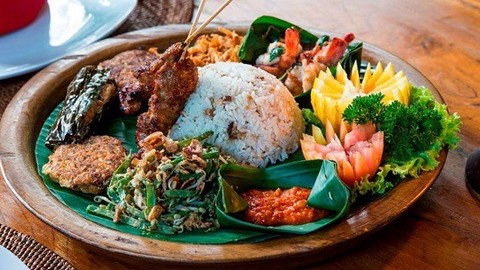 Café Wayan Bakery via Grab, 1. Café Wayan Bakery, 2. Warung Hana, 3. Warung Rama, 4. Warung Bu Mangku Kedewatan, 5. Warung Mangga Madu, 6. Laka Leke, 7. Warung Prima, 8. Warung Wulan, 9. Warung Ijo, 10. Sari Organik (Tutup Permanen)