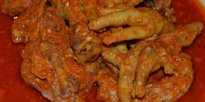 Ceker Ranjau, 1. Asinan Bogor, 2. Toge Goreng, 3. Laksa Bogor, 4. Es Pala, 5. Doclang Khas Bogor, 6. Cungkring, 7. Bapatong, 8. Asinan Jagung Bakar, 9. Soto Mie Bogor, 10. Pepes Sagu, 11. Kue Bolu Lapis Bogor, 12. Makaroni Panggang (MP), 13. Pia Apple-Pie Bogor, 14. Kacang Bogor Istana, 15. Bika Bogor Talubi, 16. Roti Unyil, 17. Bajigur, 18. Es Bir Kotjok Bogor, 19. Martabak Encek, 20. Lumpia Basah Suryakencana, 21. Soto Kuning Khas Bogor, 22. Ceker Ranjau, 23. Pangsit Pengantin