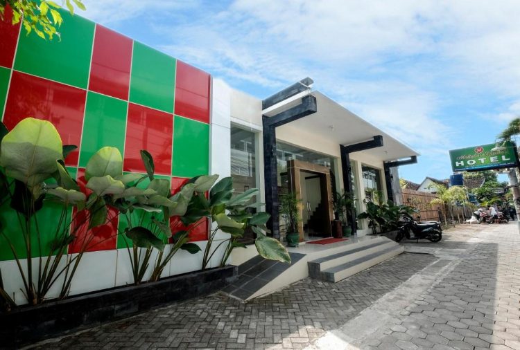Garden Hotel, 1. Inna Garuda Hotel, 2. Hotel Pyreness Jogja, 3. Merapi Merbabu Hotel Yogyakarta, 4. Ibis Style Yogyakarta, 5. Whiz Hotel Yogyakarta, 6. Summer Season Hotel, 7. 1001 Malam Hotel Yogyakarta, 8. Metro Guest House Yogyakarta, 9. Hotel Perwita Sari, 10. Mahkota Hotel, 11. Aura Hotel, 12. RedDoorz Near Malioboro Mall, 13. The Cabin, 14. Monica Hotel, 15. Hotel Berlian, 16. Hasian, 17. Gloria Amanada, 18. POP! Hotel, 19. Violet Hotel, 20. Bladok Hotel, 21. Garden Hotel, 22. Nueve Hotel, 23. Hotel Amallia, 24. Hotel Kristina, 25. Hotel Atalie, 26. Malioboro Inn Hotel, 27. Peti Mas Hotel, 28. Blue Safir Hotel, 29. Hotel Batik Yogyakarta, 30. S-Chott Hotel, 31. Hotel Sriwijaya Yogyakarta, 32. Hotel Mataram Yogyakarta, 33. Mitra Hotel Yogyakarta