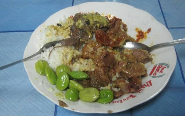 Gudeg Mbak Tum via Gledhek-akuvet.blogspotcom, 1. Angkringan Blendoek, 2. Nasi Ayam Bu Sami, 3. Gudeg Mbak Tum, 4. Soto Bangkong, 5. Trattoria Semarang, 6. Stove Syndicate (Tutup Permanen), 7. Cafe Riverview, 8. Bakmi Jawa Pak Gareng, 9. Nasi Goreng Babat Hengky, 10. Nasi Ayam Bu Wido, 11. Tahu Petis Prasojo, 12. Nasi Kucing Pak Gik, 13. Kedai Amarta, 14. Waroeng Semawis, 15. Warung Dim Sum (Wardim), 16. Seafood Pak Jari, 17. Nasi Liwet Bu Widodo, 18. Soto Pak No, 19. Bakso Doa Ibu, 20. Lunpia Semarang 24 Jam, 21. Pisang Plenet Pak Yuli, 22. Nasi Gandul Pak Subur, 23. Es Puter Cong Lik, 24. Warung Makan 86, 25. Nasi Gandul Pak Memet, 26. Sedap Malam (Warung Internet dan Roti Bakar) Sumur, 27. KoenoKoeni Cafe Gallery, 28. Menur Bistro, 29. Antara Kata Coffee Talk, 30. RV Cafe 24 Semarang, 31. The Hills Dining Restaurant, 32. Joglo Agung Resto & Galleri, 33. Pakne Heksa, 34. Kopi Klotok Pak Sadar, 35. Kopi Tarik Ungaran, 36. Restoran Kampung Laut Semarang, 37. Nasi Goreng Babat Pak Sumarsono, 38. Nasi Goreng Babat Pak Karmin, 39. Nasi Goreng Babat Akbar, 40. Gama Ikan Bakar & Seafood, 41. Gudeg Mantep Bu Har, 41. Sego Gobyos Mbak Sari