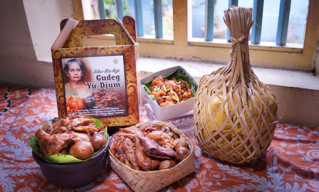 Gudeg Yu Djum, 1. The House of Raminten, 2. Kalimilk, 3. Bong Kopitown, 4. Warung Ijo Baciro, 5. Kedai Darling, 6. Nasi Goreng Beringharjo, 7. Oseng Mercon Bu Narti, 8. Angkringan Lik Man, 9. Mie Telap 12, 10. Hakone Resto, 11. Sate Klathak Pak Pong, 12. Manggar Manding, 13. Gudeg Pawon, 14. Sellie Coffee, 15. Klinik Kopi, 16. Sate Klatak Pak Bari, 17. Bakpia Pathok 25, 18. Rujak Es Cream Pak Nardi Pakualaman, 19. Bukit Bintang Jogja, 20. Angkringan Wijilan, 21. The Captain Urban Lounge, 22. Kastil Mang Engking, 23. Pondok Makan Pelem Golek, 24. Sawa Steaks and Grills (Tutup), 25. Kimchi Go, 26. Jadah Tempe Mbah Carik, 27. Secret Garden Coffee and Chocolate, 28. Roaster and Bear, 29. Aglioo Pasta and Pizza, 30. Indische Koffie Benteng Vredeburg, 31. Tempo Gelato Prawirotaman, 32. Bungong Jeumpa, 33. Restoran Tradisional Joglo Mlati, 34. Abhayagiri Restoran, 35. Gudeg Yu Djum, 36. Nanamia Pizzeria Mozes, 37. Dimsum Edane, 38. Sasanti Restaurant and Gallery, 39. Omah Dhuwur Restoran, 40. Nikkou Ramen, 41. Kampung Ramadhan Jogokariyan, 42. Mangut Lele Mbah Marto, 43. Rembug Kopi, 44. ViaVia Jogjakarta, 45. Rosella Easy Dinning, 46. Beukenhof Restoran, 47. Jejamuran, 48. Milas Vegetarian Resto, 49. Blanco Coffee and Books, 50. Lokal Resto, 51. Ruang Cafe, 52. Kedai Poci, 53. Cafe Cokelat, 54. Mato Kopi, 55. Soto Kadipiro, 56. Brongkos Bu Padmo, 57. Ayam Goreng Mbah Cemplung