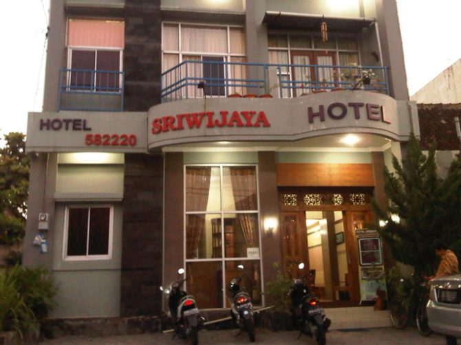 Hotel Sriwijaya Yogyakarta, 1. Inna Garuda Hotel, 2. Hotel Pyreness Jogja, 3. Merapi Merbabu Hotel Yogyakarta, 4. Ibis Style Yogyakarta, 5. Whiz Hotel Yogyakarta, 6. Summer Season Hotel, 7. 1001 Malam Hotel Yogyakarta, 8. Metro Guest House Yogyakarta, 9. Hotel Perwita Sari, 10. Mahkota Hotel, 11. Aura Hotel, 12. RedDoorz Near Malioboro Mall, 13. The Cabin, 14. Monica Hotel, 15. Hotel Berlian, 16. Hasian, 17. Gloria Amanada, 18. POP! Hotel, 19. Violet Hotel, 20. Bladok Hotel, 21. Garden Hotel, 22. Nueve Hotel, 23. Hotel Amallia, 24. Hotel Kristina, 25. Hotel Atalie, 26. Malioboro Inn Hotel, 27. Peti Mas Hotel, 28. Blue Safir Hotel, 29. Hotel Batik Yogyakarta, 30. S-Chott Hotel, 31. Hotel Sriwijaya Yogyakarta, 32. Hotel Mataram Yogyakarta, 33. Mitra Hotel Yogyakarta