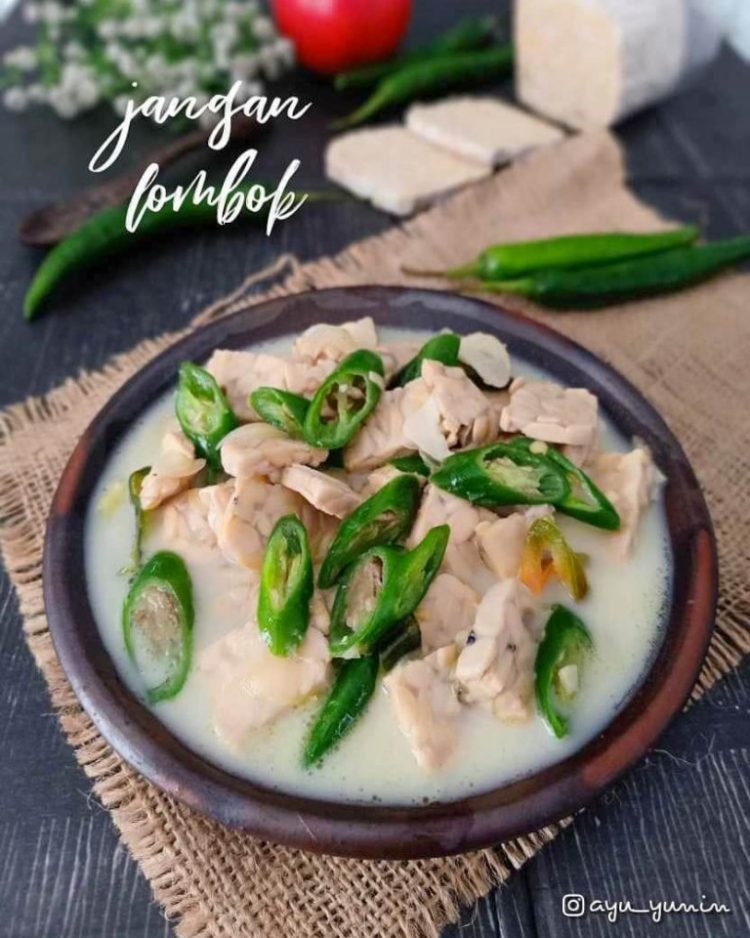 Jangan Lombok Ijo via IG @ayu_yunin, 1. Tempe Benguk, 2. Nasi Tiwul Wonogiri, 3. Cabuk Wonogiri, 4. Pindang Kambing Wonogiri, 5. Sayur Lombok Ijo / Jangan Lombok Ijo, 6. Geti Wijen Khas Wonogiri, 7. Kacang Mete Wonogiri, 8. Wader Goreng, 9. Emping Khas Wonogiri, 10. Brem Wonogiri, 11. Lentho Khas Wonogiri, 12. Besengek Tempe Khas Wonogiri, 13. Ayam Panggang Wonogiri, 14. Pecel Mie Pentil Khas Wonogiri, 15. Tahu Wonogiri, 16. Roti Gaplek, 17. Pecel Gendar, 18. Rengginang, 19. Lemper Khas Wonogiri, 20. Lontong Arem-arem, 21. Enting Enting, 22. Bandeng Presto Khas Wonogiri, 23. Makaroni Bantet, 24. Botok Wonogiri, 25. Tempe Mendoan