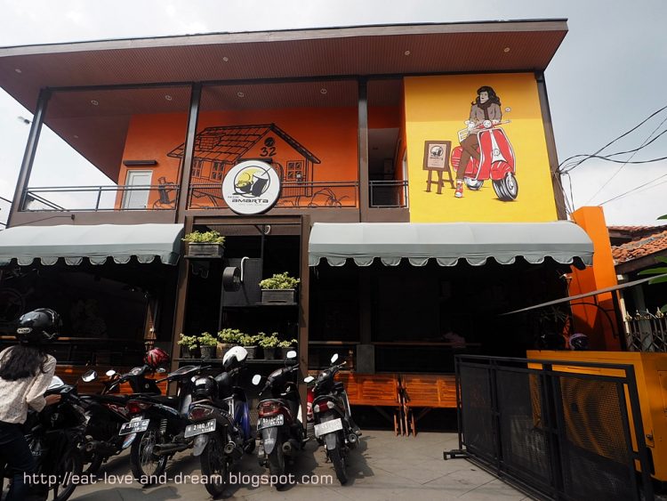 Kedai Amarta via eat love and dream blogspot com, 1. Angkringan Blendoek, 2. Nasi Ayam Bu Sami, 3. Gudeg Mbak Tum, 4. Soto Bangkong, 5. Trattoria Semarang, 6. Stove Syndicate (Tutup Permanen), 7. Cafe Riverview, 8. Bakmi Jawa Pak Gareng, 9. Nasi Goreng Babat Hengky, 10. Nasi Ayam Bu Wido, 11. Tahu Petis Prasojo, 12. Nasi Kucing Pak Gik, 13. Kedai Amarta, 14. Waroeng Semawis, 15. Warung Dim Sum (Wardim), 16. Seafood Pak Jari, 17. Nasi Liwet Bu Widodo, 18. Soto Pak No, 19. Bakso Doa Ibu, 20. Lunpia Semarang 24 Jam, 21. Pisang Plenet Pak Yuli, 22. Nasi Gandul Pak Subur, 23. Es Puter Cong Lik, 24. Warung Makan 86, 25. Nasi Gandul Pak Memet, 26. Sedap Malam (Warung Internet dan Roti Bakar) Sumur, 27. KoenoKoeni Cafe Gallery, 28. Menur Bistro, 29. Antara Kata Coffee Talk, 30. RV Cafe 24 Semarang, 31. The Hills Dining Restaurant, 32. Joglo Agung Resto & Galleri, 33. Pakne Heksa, 34. Kopi Klotok Pak Sadar, 35. Kopi Tarik Ungaran, 36. Restoran Kampung Laut Semarang, 37. Nasi Goreng Babat Pak Sumarsono, 38. Nasi Goreng Babat Pak Karmin, 39. Nasi Goreng Babat Akbar, 40. Gama Ikan Bakar & Seafood, 41. Gudeg Mantep Bu Har, 41. Sego Gobyos Mbak Sari