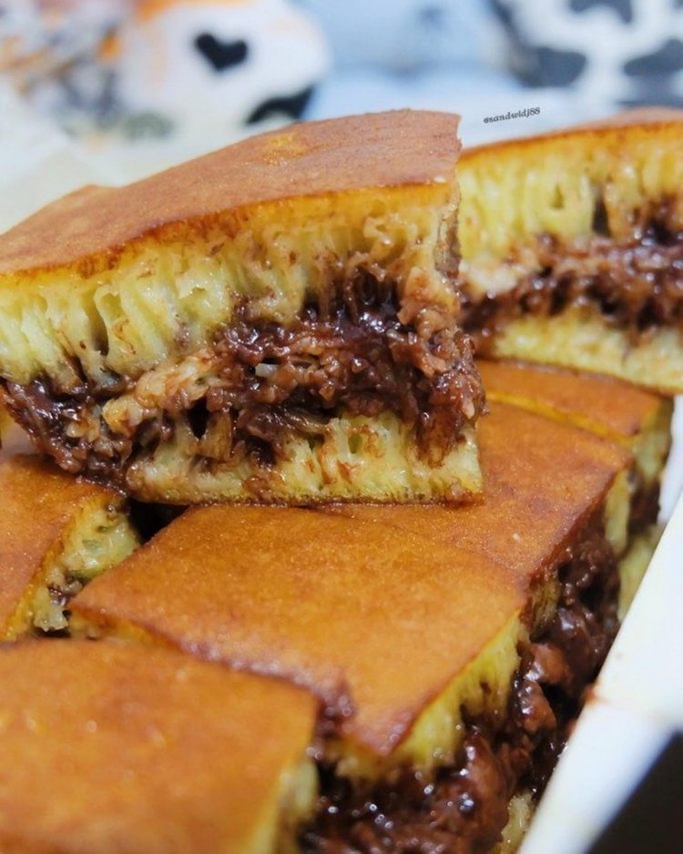 Martabak Borneo via IG @sandwidj88, 1. Martabak Putra Lebaksiu depan pasar PSPT, 2. Martabak Factory, 3. Martabak Boss, 4. Martabak Bangka Rudy, 5. Martabak Orins, 6. Martabak Lab, 7. Martabak Eat Happens, 8. Martabak San Fransisco, 9. Martabak Borneo, 10. Martabak Miami, 11. Martabak Alam Jaya (Tutup), 12. Martabak AA, 14. Martabak Kubang Hayuda