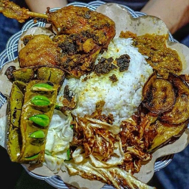 Nasi Bebek Mba Desi via Detik