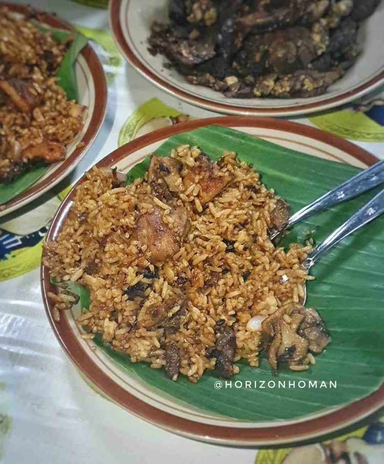 Nasi Goreng Babat Hengky via IG @Horizonhoman, 1. Angkringan Blendoek, 2. Nasi Ayam Bu Sami, 3. Gudeg Mbak Tum, 4. Soto Bangkong, 5. Trattoria Semarang, 6. Stove Syndicate (Tutup Permanen), 7. Cafe Riverview, 8. Bakmi Jawa Pak Gareng, 9. Nasi Goreng Babat Hengky, 10. Nasi Ayam Bu Wido, 11. Tahu Petis Prasojo, 12. Nasi Kucing Pak Gik, 13. Kedai Amarta, 14. Waroeng Semawis, 15. Warung Dim Sum (Wardim), 16. Seafood Pak Jari, 17. Nasi Liwet Bu Widodo, 18. Soto Pak No, 19. Bakso Doa Ibu, 20. Lunpia Semarang 24 Jam, 21. Pisang Plenet Pak Yuli, 22. Nasi Gandul Pak Subur, 23. Es Puter Cong Lik, 24. Warung Makan 86, 25. Nasi Gandul Pak Memet, 26. Sedap Malam (Warung Internet dan Roti Bakar) Sumur, 27. KoenoKoeni Cafe Gallery, 28. Menur Bistro, 29. Antara Kata Coffee Talk, 30. RV Cafe 24 Semarang, 31. The Hills Dining Restaurant, 32. Joglo Agung Resto & Galleri, 33. Pakne Heksa, 34. Kopi Klotok Pak Sadar, 35. Kopi Tarik Ungaran, 36. Restoran Kampung Laut Semarang, 37. Nasi Goreng Babat Pak Sumarsono, 38. Nasi Goreng Babat Pak Karmin, 39. Nasi Goreng Babat Akbar, 40. Gama Ikan Bakar & Seafood, 41. Gudeg Mantep Bu Har, 41. Sego Gobyos Mbak Sari