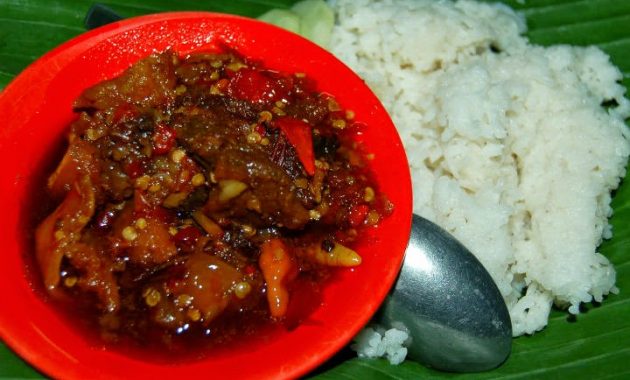 Oseng Mercon Bu Narti, 1. The House of Raminten, 2. Kalimilk, 3. Bong Kopitown, 4. Warung Ijo Baciro, 5. Kedai Darling, 6. Nasi Goreng Beringharjo, 7. Oseng Mercon Bu Narti, 8. Angkringan Lik Man, 9. Mie Telap 12, 10. Hakone Resto, 11. Sate Klathak Pak Pong, 12. Manggar Manding, 13. Gudeg Pawon, 14. Sellie Coffee, 15. Klinik Kopi, 16. Sate Klatak Pak Bari, 17. Bakpia Pathok 25, 18. Rujak Es Cream Pak Nardi Pakualaman, 19. Bukit Bintang Jogja, 20. Angkringan Wijilan, 21. The Captain Urban Lounge, 22. Kastil Mang Engking, 23. Pondok Makan Pelem Golek, 24. Sawa Steaks and Grills (Tutup), 25. Kimchi Go, 26. Jadah Tempe Mbah Carik, 27. Secret Garden Coffee and Chocolate, 28. Roaster and Bear, 29. Aglioo Pasta and Pizza, 30. Indische Koffie Benteng Vredeburg, 31. Tempo Gelato Prawirotaman, 32. Bungong Jeumpa, 33. Restoran Tradisional Joglo Mlati, 34. Abhayagiri Restoran, 35. Gudeg Yu Djum, 36. Nanamia Pizzeria Mozes, 37. Dimsum Edane, 38. Sasanti Restaurant and Gallery, 39. Omah Dhuwur Restoran, 40. Nikkou Ramen, 41. Kampung Ramadhan Jogokariyan, 42. Mangut Lele Mbah Marto, 43. Rembug Kopi, 44. ViaVia Jogjakarta, 45. Rosella Easy Dinning, 46. Beukenhof Restoran, 47. Jejamuran, 48. Milas Vegetarian Resto, 49. Blanco Coffee and Books, 50. Lokal Resto, 51. Ruang Cafe, 52. Kedai Poci, 53. Cafe Cokelat, 54. Mato Kopi, 55. Soto Kadipiro, 56. Brongkos Bu Padmo, 57. Ayam Goreng Mbah Cemplung