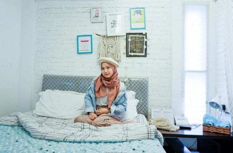 Pavilion 19 via IG @diniimaniarn, 1. Sapulidi Sawah Cafe, Resort &amp; Gallery: Tidur di Antara Pepohonan dan Danau, 2. Grafika Cikole: Honeymoon sambil berkemah di tengah hutan, 3. Vila Air Natural Resort: Di Antara Lembah dan Pegunungan yang Mempesona, 4. GH Universal Hotel: Sensasi honeymoon di Italia pada era renaissance, 5. Dulang Resort &amp; Resto: Merasakan kesegaran sambil memandangi lembah yang menawan, 6. Sawung Gawir Restaurant and Bungalow Ciwidey: Menginap dikelilingi kebun stroberi, 7. Adarapura Resort &amp; Spa: Kesejukan di balik kemewahan yang serba tradisional (Tutup), 8. Imah Seniman Resort: Menikmati suasana honeymoon yang sejuk lagi sempurna, 9. Kampung Sampireun Resort &amp; Spa: Menginap dengan sejuta pesona keindahan, 10. Kampung Sumber Alam: Ketenangan Menyeruak di Kolam Teratai, 11. Casa Lembang (Kisaran Harga 800 ribuan per malam), 12. Daheim 290 (Kisaran Harga 2 Jutaan per malam), 13. Gluck Home (Kisaran Harga 1,1 juta per malam), 14. Tala House (Kisaran Harga 1,04 juta per malam), 15. Barn Villa Lembang (Kisaran Harga 2,1 juta per malam), 16. French Villa in Dago Pakar Hills (Kisaran Harga 1,1 juta per malam), 17. Pavilion 19 (Kisaran Harga 234 ribuan per malam), 18. Yellow House Bandung (Kisaran Harga 897 ribuan per malam), 19. White Cliff House (Kisaran Harga 800 ribuan per malam)