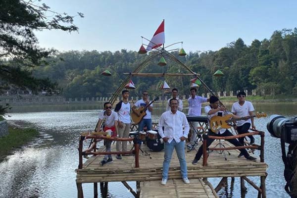 Pertunjukan Musik di Situ Wanayasa via IG @siisueb, Lokasi Wisata Alam Situ Wanayasa, Jam Operasional, Harga Tiket Masuk Situ Wanayasa, Fasilitas, Spot Wisata di Situ Wanayasa, Tips Berkunjung
