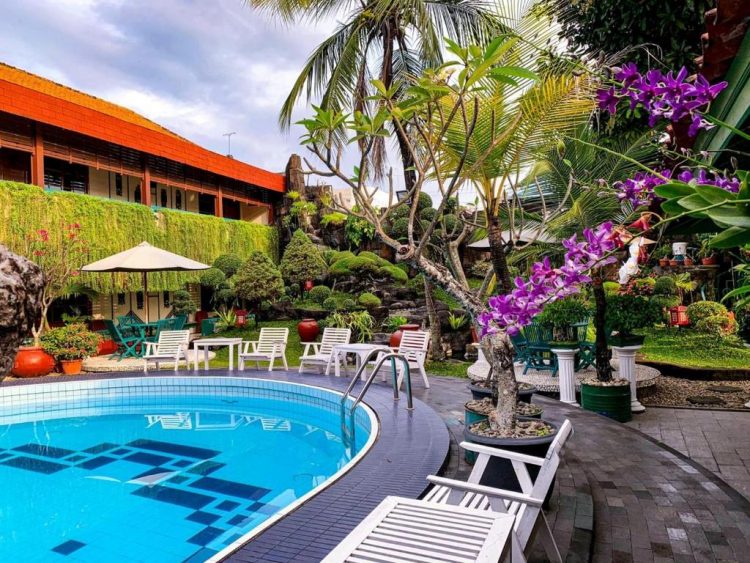 Peti Mas Hotel, 1. Inna Garuda Hotel, 2. Hotel Pyreness Jogja, 3. Merapi Merbabu Hotel Yogyakarta, 4. Ibis Style Yogyakarta, 5. Whiz Hotel Yogyakarta, 6. Summer Season Hotel, 7. 1001 Malam Hotel Yogyakarta, 8. Metro Guest House Yogyakarta, 9. Hotel Perwita Sari, 10. Mahkota Hotel, 11. Aura Hotel, 12. RedDoorz Near Malioboro Mall, 13. The Cabin, 14. Monica Hotel, 15. Hotel Berlian, 16. Hasian, 17. Gloria Amanada, 18. POP! Hotel, 19. Violet Hotel, 20. Bladok Hotel, 21. Garden Hotel, 22. Nueve Hotel, 23. Hotel Amallia, 24. Hotel Kristina, 25. Hotel Atalie, 26. Malioboro Inn Hotel, 27. Peti Mas Hotel, 28. Blue Safir Hotel, 29. Hotel Batik Yogyakarta, 30. S-Chott Hotel, 31. Hotel Sriwijaya Yogyakarta, 32. Hotel Mataram Yogyakarta, 33. Mitra Hotel Yogyakarta