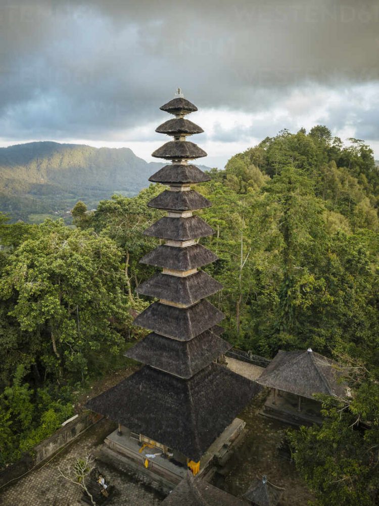 Pura Bukit Tegeh, Wilayah Utama Sidemen, Transportasi Umum di Sidemen, Villa & Hotel di Sidemen, Iklim di Sidemen, Tempat Wisata di Sidemen, Museum di Sidemen, Tips Liburan ke Sidemen