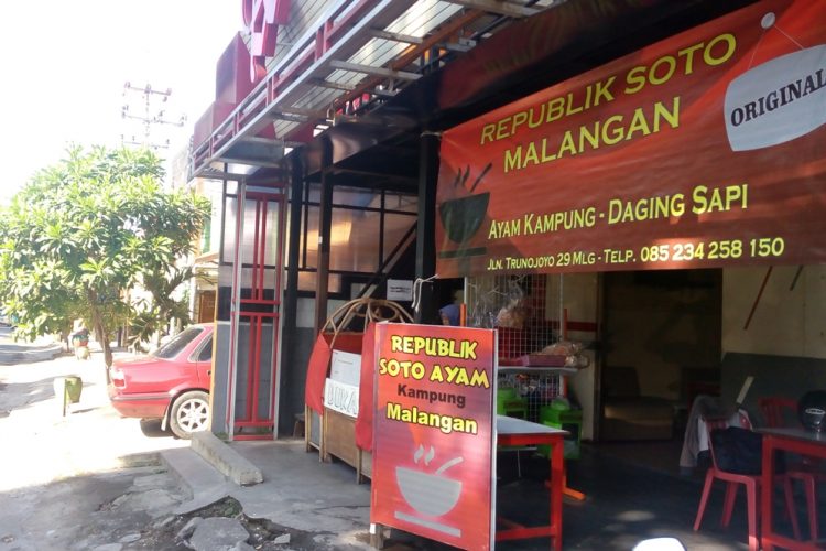 Republik Soto Malang, 1. Soto Ayam Lombok sudah berdiri sejak 1955, 2. Soto Geprak Mbah Djo berdiri sejak tahun 1935, 3. Soto Daging Rahayu Malang berdiri sejak tahun 1928, 4. Warung Rampal, 5. Soto Basket, 6. Soto Lamongan Oro-Oro Dowo, 7. Soto dok HM Kholis, 8. Soto Markeso, 9. Soto Lonceng, 1965, 10. Soto Pak Amir, 11. Soto Sawah, 12. Soto Ambengan, 13. Soto Seger Boyolali Kang Mihor, 14. Soto Dhok Bang Ali, 15. Republik Soto Malang, 16. Soto Madura Guntur, 17. Soto Kurnia Ria Ning Sul, 18. Soto Ketangi, 19. Warung Soto Ayam Cak Sur, 20. Soto Pak Sidjan, 21. Soto Betawi Djayakarta