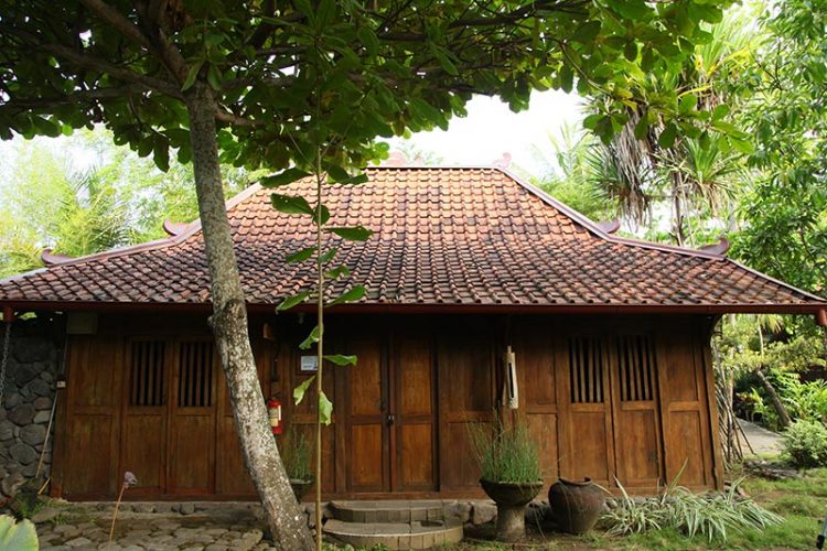 Rumah inap Ganjuran, Lokasi Tembi Rumah Budaya, Rute Muju Lokasi, Harga Tiket Masuk Tembi Rumah Budaya, Penginapan di Tembi rumah Budaya, Aktivitas Seru di Museum Rumah Budaya Tembi, Bale Olahan