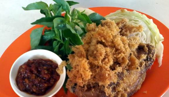 Sambal Korek Pak Topo via Foody