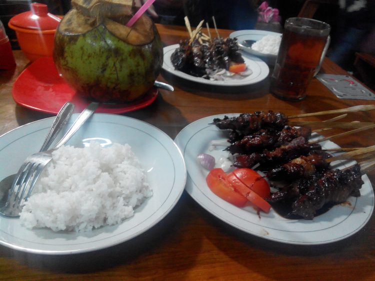 Sate Kambing H. Giyo, 1. Sate Kambing H. Giyo, Jatinegara, 2. RM Sate Tegal H. Sadjim, Bendungan Hilir, 3. Sate Jaya Agung, Menteng, 4. Sate Ayam Kambing RSPP, Blok M, 5. Sate Kambing Kim Tek, Kebon Jeruk, 6. Sate Apjay, Dharmawangsa, 7. Sate Betawi H. Maksudi, Cinere, 8. Cangkir Cafe, Melawai, 9. Pondok Sate Kambing Djono Jogya, Bendungan Hilir, 10. Sate Kambing Batibul Bang Awi, Kelapa Gading, 11. Sop Kaki Kambing Dudung Roxy, 12. Sate Kambing Solo Berkat, 13. Warung Sate Solo Pak Min, Kec. Tangerang