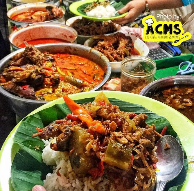 Sego Gobyos Mbak Sari via Instagram.com @akucintamakanansemarang, 1. Angkringan Blendoek, 2. Nasi Ayam Bu Sami, 3. Gudeg Mbak Tum, 4. Soto Bangkong, 5. Trattoria Semarang, 6. Stove Syndicate (Tutup Permanen), 7. Cafe Riverview, 8. Bakmi Jawa Pak Gareng, 9. Nasi Goreng Babat Hengky, 10. Nasi Ayam Bu Wido, 11. Tahu Petis Prasojo, 12. Nasi Kucing Pak Gik, 13. Kedai Amarta, 14. Waroeng Semawis, 15. Warung Dim Sum (Wardim), 16. Seafood Pak Jari, 17. Nasi Liwet Bu Widodo, 18. Soto Pak No, 19. Bakso Doa Ibu, 20. Lunpia Semarang 24 Jam, 21. Pisang Plenet Pak Yuli, 22. Nasi Gandul Pak Subur, 23. Es Puter Cong Lik, 24. Warung Makan 86, 25. Nasi Gandul Pak Memet, 26. Sedap Malam (Warung Internet dan Roti Bakar) Sumur, 27. KoenoKoeni Cafe Gallery, 28. Menur Bistro, 29. Antara Kata Coffee Talk, 30. RV Cafe 24 Semarang, 31. The Hills Dining Restaurant, 32. Joglo Agung Resto & Galleri, 33. Pakne Heksa, 34. Kopi Klotok Pak Sadar, 35. Kopi Tarik Ungaran, 36. Restoran Kampung Laut Semarang, 37. Nasi Goreng Babat Pak Sumarsono, 38. Nasi Goreng Babat Pak Karmin, 39. Nasi Goreng Babat Akbar, 40. Gama Ikan Bakar & Seafood, 41. Gudeg Mantep Bu Har, 41. Sego Gobyos Mbak Sari