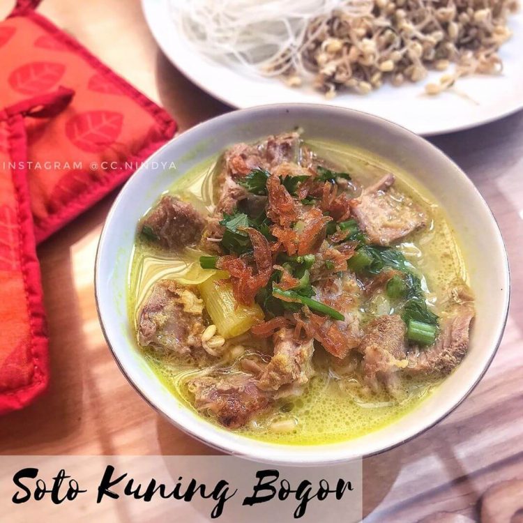 Soto Kuning Khas Bogor via IG @cc.nindya, 1. Asinan Bogor, 2. Toge Goreng, 3. Laksa Bogor, 4. Es Pala, 5. Doclang Khas Bogor, 6. Cungkring, 7. Bapatong, 8. Asinan Jagung Bakar, 9. Soto Mie Bogor, 10. Pepes Sagu, 11. Kue Bolu Lapis Bogor, 12. Makaroni Panggang (MP), 13. Pia Apple-Pie Bogor, 14. Kacang Bogor Istana, 15. Bika Bogor Talubi, 16. Roti Unyil, 17. Bajigur, 18. Es Bir Kotjok Bogor, 19. Martabak Encek, 20. Lumpia Basah Suryakencana, 21. Soto Kuning Khas Bogor, 22. Ceker Ranjau, 23. Pangsit Pengantin