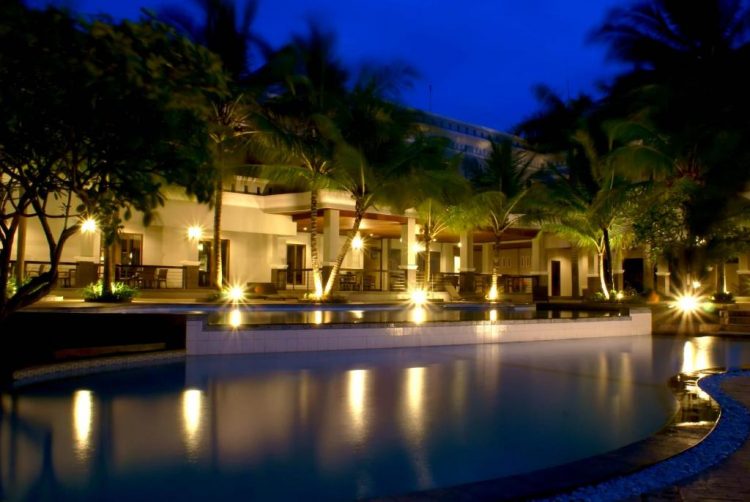 The Acacia, 1. Hotel Kampoeng Poci, 2. Puri Retno, 3. Pesona Krakatau Cottages and Hotel, 4. Allisa Resort, 5. Aston Anyer Beach Hotel, 6. The Acacia, 7. Hotel Mambruk, 8. Marbella Hotel, 9. Hawaii Resort, 10. Double G Hotel, 11. Sanghyang Indah Spa Resort, 12. Patra Comfort Anyer, 13. Lucia Cottages (Pondok Lucia), 14. Salsa Beach Hotel Anyer, 15. Nuansa Bali Resort, 16. Villa Marina, 17. Novus Jiva Anyer Resort Villa and Spa, 18. The Jayakarta Villas Anyer
