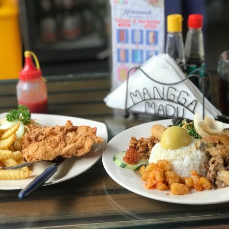 Warung Mangga Madu via Tripadvisor, 1. Café Wayan Bakery, 2. Warung Hana, 3. Warung Rama, 4. Warung Bu Mangku Kedewatan, 5. Warung Mangga Madu, 6. Laka Leke, 7. Warung Prima, 8. Warung Wulan, 9. Warung Ijo, 10. Sari Organik (Tutup Permanen)