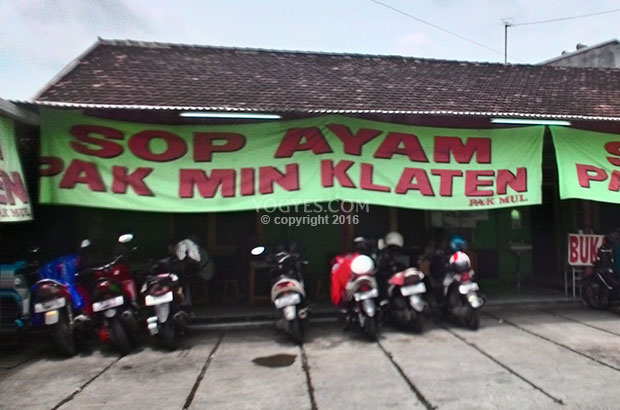 Warung Sop Ayam Pak Min