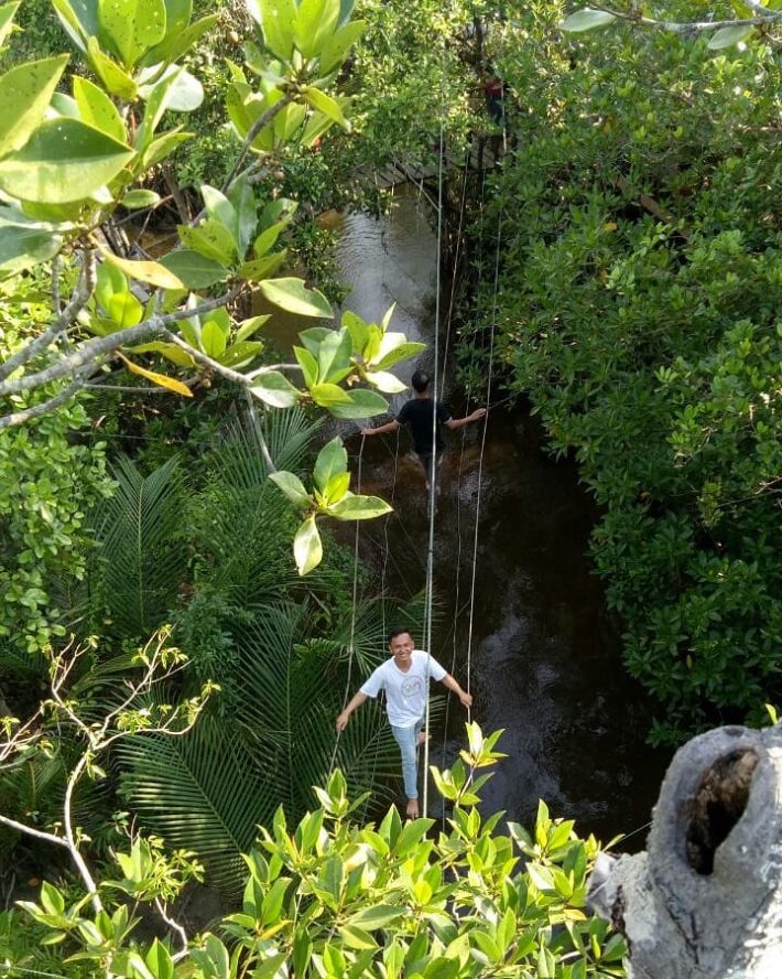 Wisata Mangrove Munjang Kurau Barat via IG @rfchikaa, 1. Pulau Lengkuas, 2. Pantai Tikus, 3. Pantai Parai Tenggiri, 4. Pantai Penyusuk, 5. Pantai Pasir Padi, 6. Pulau Memperak, 7. Pantai Penyak, 8. Pantai Tanjung Pesona, 9. Pantai Tanjung Kelayang, 10. Pantai Tanjung Tinggi, 11. Pantai Matras, 12. Pulau Ketawai, 13. Bukit Menumbing, 14. Pantai Romodong, 15. Danau Kaolin, 15. Padang Pasir dan Bukit di Gurun Pelawan Namang, 16. Batu Granit di Pantai Dinding Batu Belinyu, 17. Pantai Tongaci, 18. Air Terjun Pait Jaya Muntok, 19. Wisata Bukit Merah yang Mempesona ala Grand Canyon – Danau Ampar Red Hill, 20. Museum Timah Muntok, 21. Jembatan Emas Bangka, 22. Batu Belimbing, 23. Bangka Botanical Garden, 24. Wisata Mangrove Munjang Kurau Barat, 25. Bukit 7 Sempan, 26. Bukit Pala, 27. Pulau Putri, 28. Pantai Penganak, 29. Kelekak Community Bangka Belitung, 30. Masjid Raya Tua Tunu, 31. Pantai Tongachi