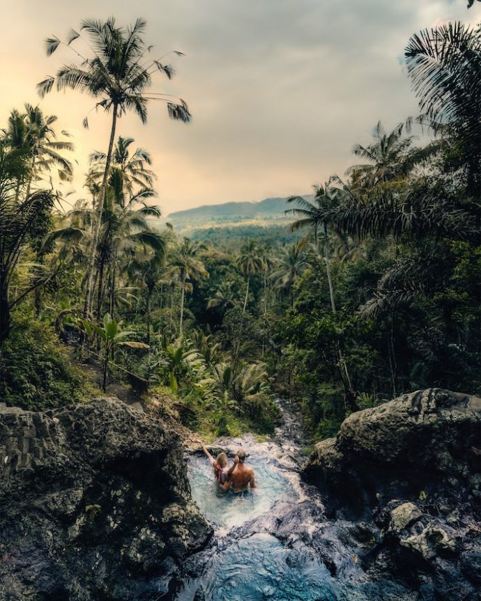 Wisata Sidemen Bali, 1. Istana Taman Gili Kerta Gosa, 2. Pura Besakih, 3. Pura Goa Lawah, 4. Pantai Pasir Putih, 5. Desa Bali Aga, 6. Puri Agung Karangasem, 7. Istana Air Tirta Gangga, 8. Pantai Amed, 9. Pura Lempuyang, 10. Bukit Asah, 11. Desa Sidemen, 12. Desa Tenganan, 13. Taman Ujung, 14. Taman Bunga Edelweis, 15. Rafting Telagawaja, 16. Candidasa, 17. Pantai Padang Bai, 18. Danau Yeh Malet, 19. Tirta Ujung Water Spring, 20. Savana Tianyar, 21. Air Terjun Yeh Labuh Waterfall, 22. Pantai Wates Karangasem