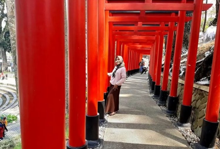 nagoya hills. google maps. sumber Waskara Waskara, Informasi Umum, Tiket Masuk Taman Wisata Karang Resik, Informasi Kunjungan Taman Wisata Karang Resik, Jam Operasional, Daya Tarik Wisata, Wahana Taman Wisata Karang Resik, Fasilitas Taman Wisata Karang Resik, Lokasi Taman Wisata Karang Resik