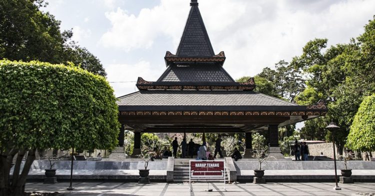Astono Mulyo, tempat Makam Bung Karno berada. (Foto: LIcom Creative)